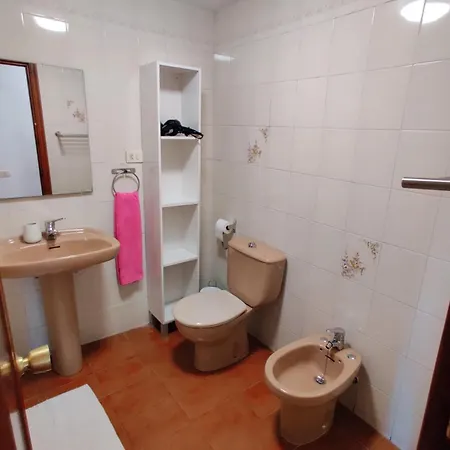 Piso Grande Cerca Playa Con 5 Aires Acondicionados *